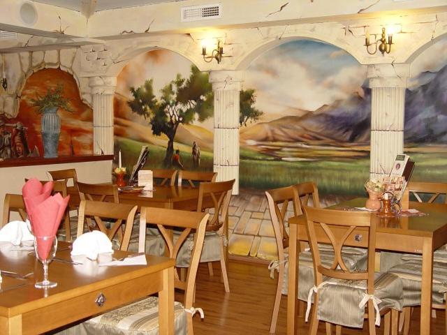 Отель Don Quijote Koezepkori Panzio Es Etterem Ленти Экстерьер фото